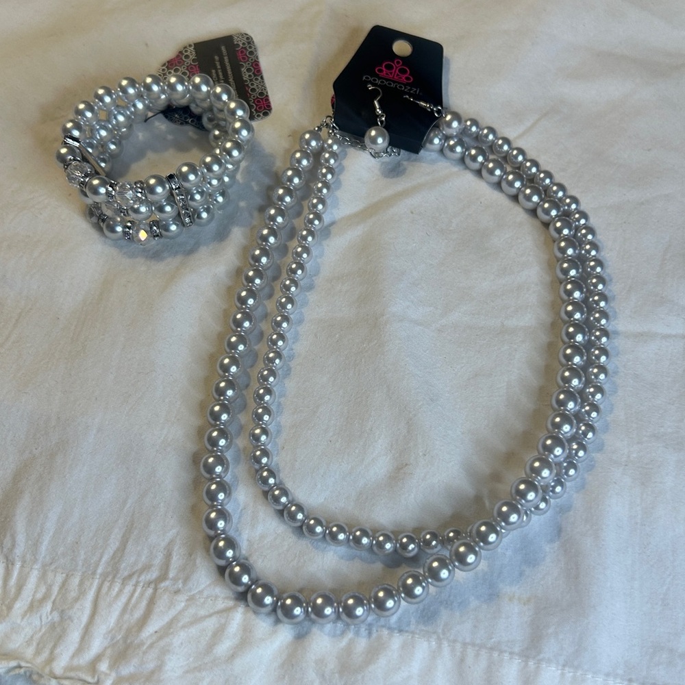 Paparazzi Silver Pearl Necklace and Bracelet Set